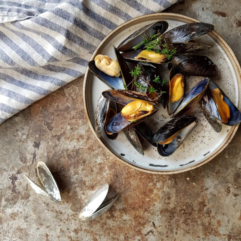 Anovi Zeeuws Mosselbestek - Handgemaakt uit Zilvertin - Set van 2 in Luxe Geschenkdoos