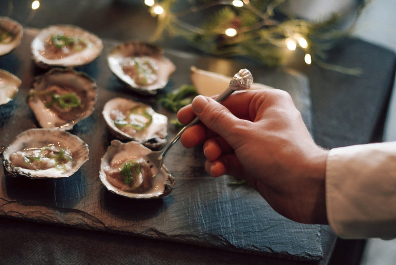 Anovi Oestervorkjes - Handgemaakt uit Tin & RVS - 4 Stuks in Luxe Geschenkdoos